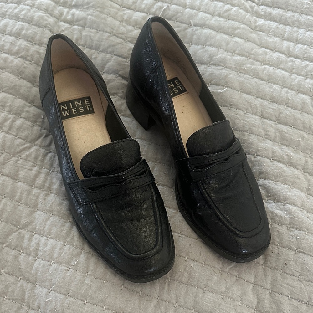 Vintage Nine West Classic Black Loafers - Picture 1 of 4